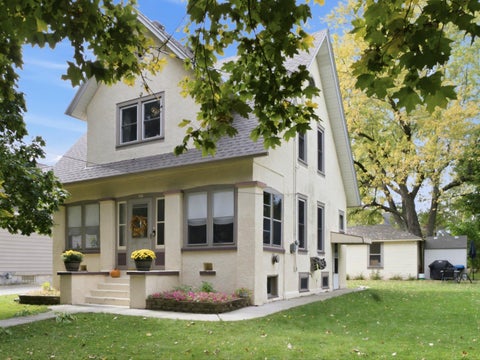 Photo of 403 Grand Ave, Hartford, WI 53027 (MLS # 1984354)