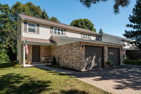 Photo of 700 S Colonial Pkwy, Saukville, WI 53080 (MLS # 1939893) Photo of 700 S Colonial Pkwy, Saukville, WI 53080 (MLS # 1939893)