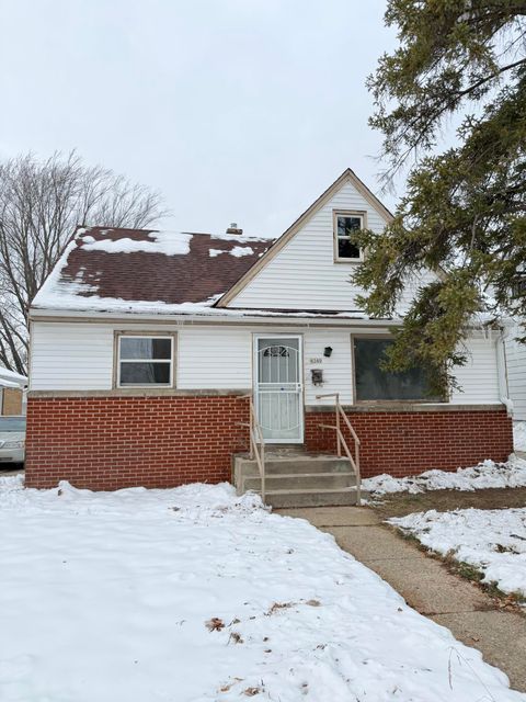 Photo of 4340 W Eggert Pl, Milwaukee, WI 53218 (MLS # 1950782)