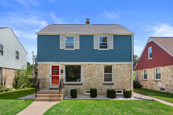 5700 N SIDNEY PL, MILWAUKEE, WI 53209 - Image 4c5f8aeafbcedaeebb201a2f0484e624/2928001621