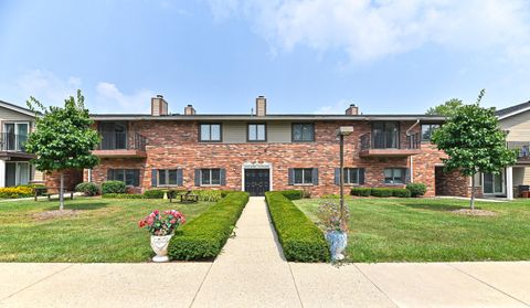 Photo of N84W15979 Menomonee Ave, Menomonee Falls, WI 53051 (MLS # 1929464)