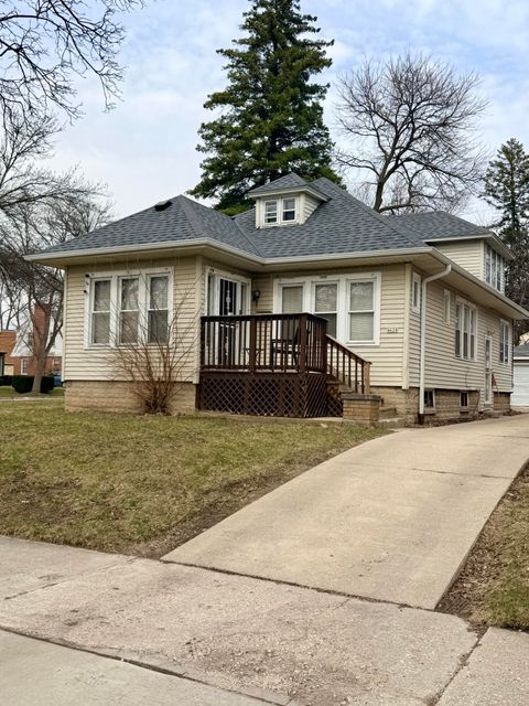 Photo of 4628 W Leon Ter, Milwaukee, WI 53216 (MLS # 1955991)