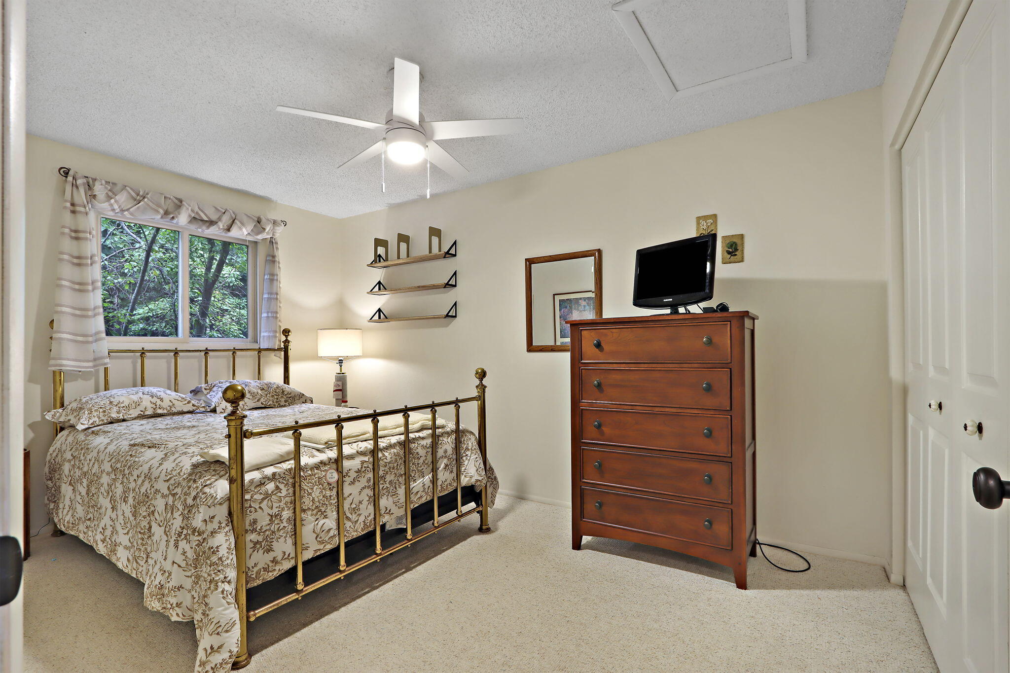 Twin Lakes, Wisconsin 53181, United States, 2 Bedrooms Bedrooms, ,2 BathroomsBathrooms,Residential,Active,191439