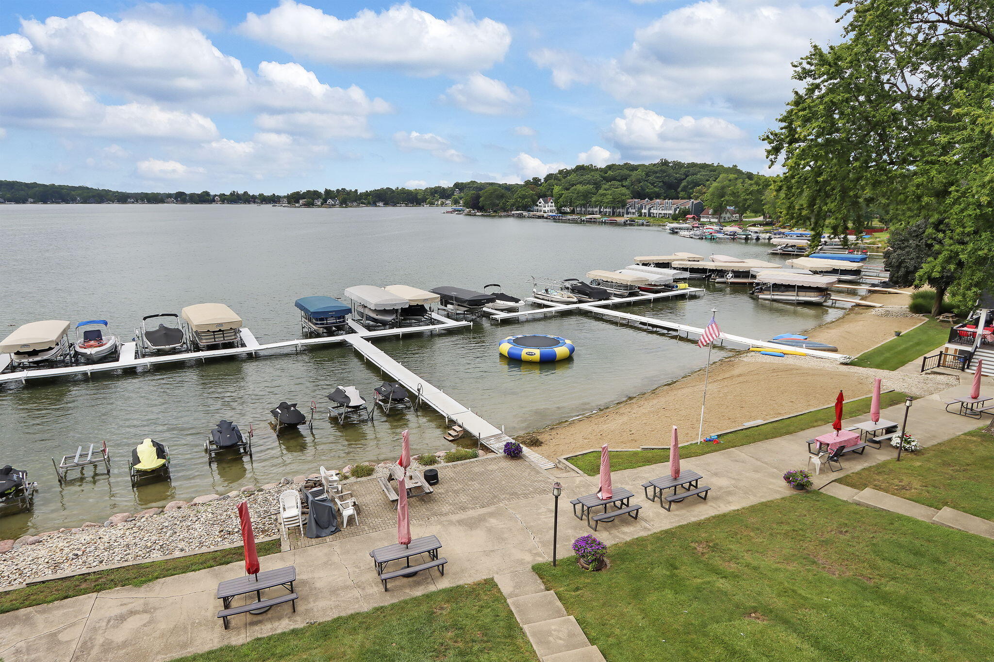 Twin Lakes, Wisconsin 53181, United States, 2 Bedrooms Bedrooms, ,2 BathroomsBathrooms,Residential,Active,191439