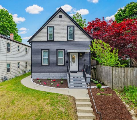 Photo of 3169 S Griffin Ave, Milwaukee, WI 53207 (MLS # 1964033)