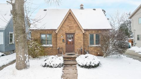 Photo of 1920 N 21st St, Sheboygan, WI 53081 (MLS # 1944359)