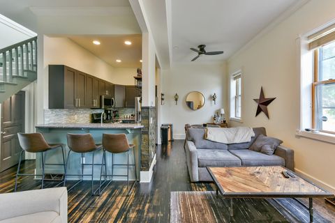 Photo of 2150 N Palmer St, Milwaukee, WI 53212 (MLS # 1936632)