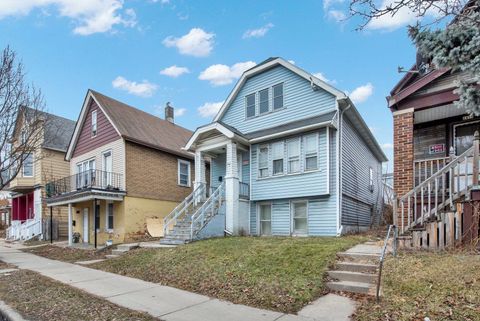 Photo of 2477 S 6th St, Milwaukee, WI 53215 (MLS # 1951978)
