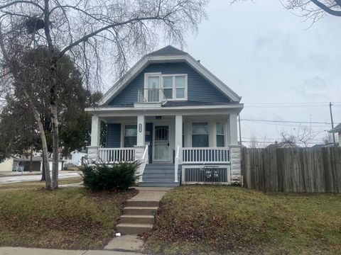 Photo of 3171 S 9th St, Milwaukee, WI 53215 (MLS # 1953426)