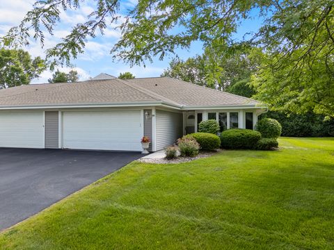 Photo of 11024 N Mequon Square Dr, Mequon, WI 53092 (MLS # 1926459)