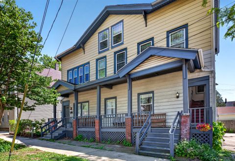 Photo of 1623 E Webster Pl, Milwaukee, WI 53211 (MLS # 1964652)