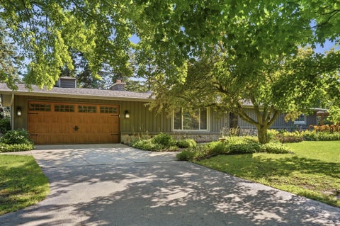 Photo of W124N13479 Wasaukee Rd, Germantown, WI 53022 (MLS # 1985968)