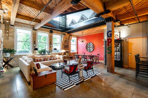 Photo of 904 E Pearson St, Milwaukee, WI 53202 (MLS # 1970885)