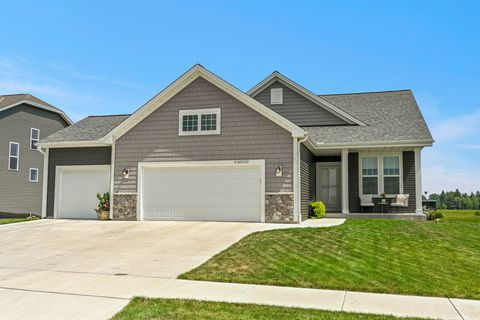 Photo of W188N5690 Clover Ln, Menomonee Falls, WI 53051 (MLS # 1930313)