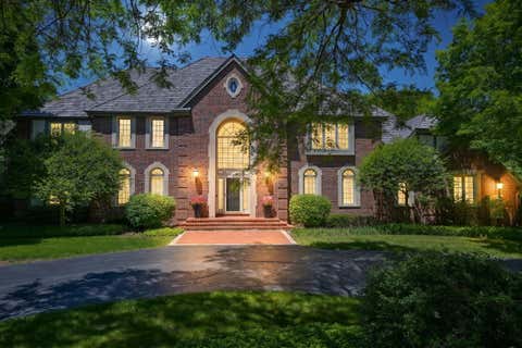 Photo of 2146 W Columbia Dr, Mequon, WI 53092 (MLS # 1968129)