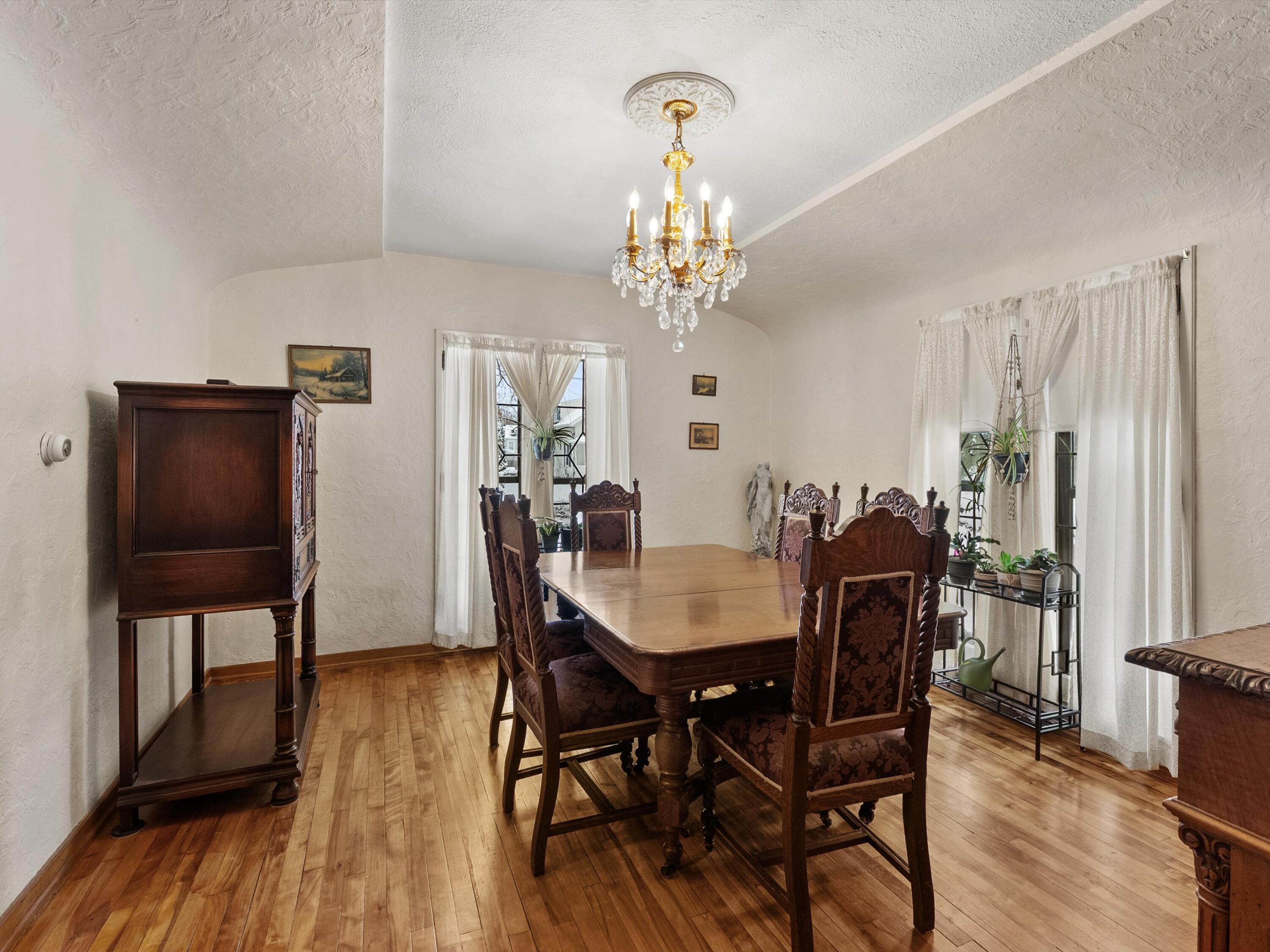 Manitowoc, Wisconsin 54220, United States, 4 Bedrooms Bedrooms, ,3 BathroomsBathrooms,Residential,Active,250886