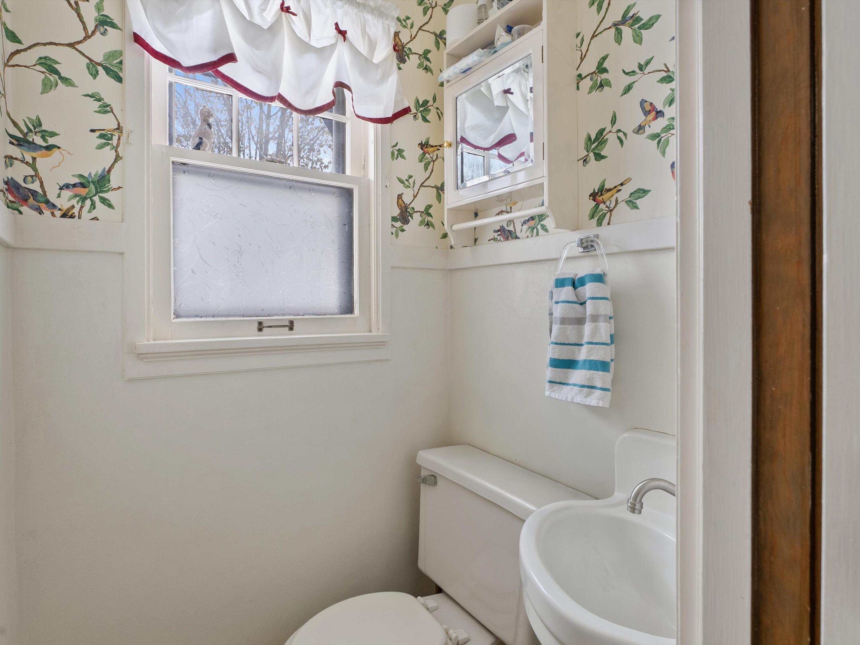 Manitowoc, Wisconsin 54220, United States, 4 Bedrooms Bedrooms, ,3 BathroomsBathrooms,Residential,Active,250886