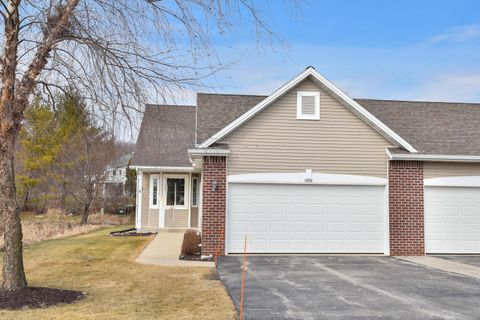 Photo of 1014 Algoma Dr, Port Washington, WI 53074 (MLS # 1954681)