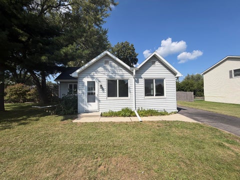 Photo of 24824 69th St, Paddock Lake, WI 53168 (MLS # 1978360)