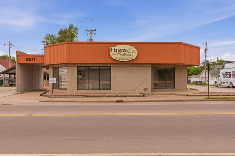 Photo of 1817 Jackson St, La Crosse, WI 54601 (MLS # 1969310)