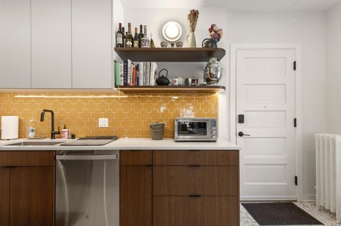 Photo of 1714 E Kane Pl, Milwaukee, WI 53202 (MLS # 1954011)