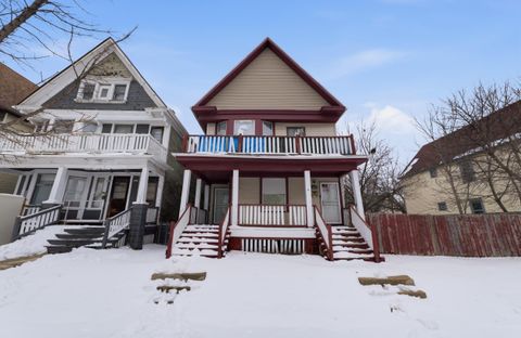 Photo of 2631 N 33rd St, Milwaukee, WI 53210 (MLS # 1955338)
