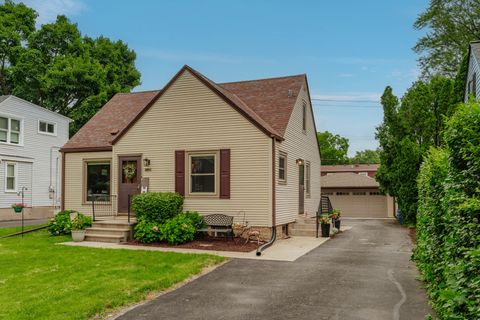 Photo of 1120 Adelmann Ave, Brookfield, WI 53045 (MLS # 1925726)