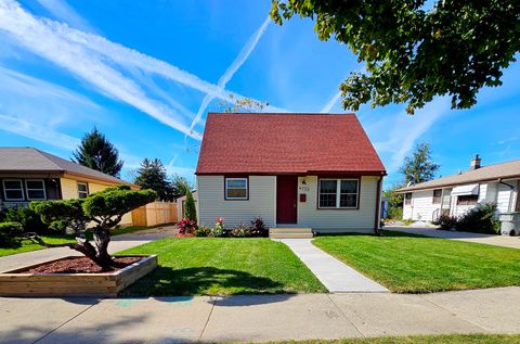Photo of 4733 S 22nd St, Milwaukee, WI 53221 (MLS # 1940783) Photo of 4733 S 22nd St, Milwaukee, WI 53221 (MLS # 1940783)