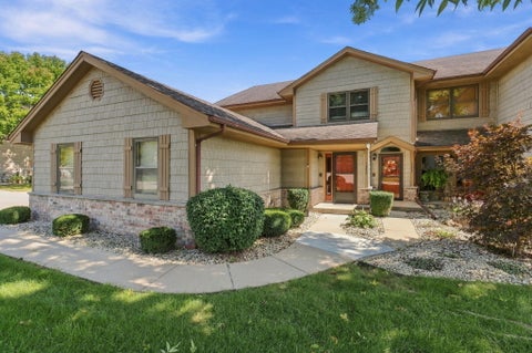 Photo of 1325 32nd Ct, Kenosha, WI 53144 (MLS # 1985730)