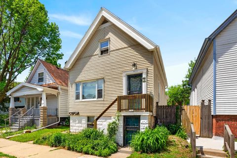 Photo of 2543 N Dousman St, Milwaukee, WI 53212 (MLS # 1963966)