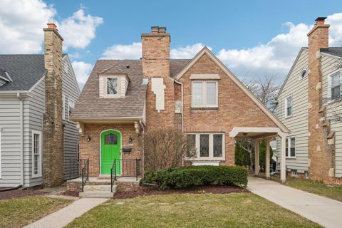 Photo of 5671 N Bay Ridge Ave, Whitefish Bay, WI 53217 (MLS # 1956525)