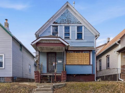 Photo of 1631 N 28th St, Milwaukee, WI 53208 (MLS # 1952885)