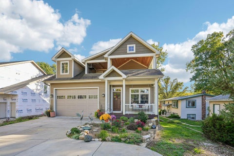Photo of N20 W29987 W Glen Cove Rd, Delafield, WI 53072 (MLS # 1984110)