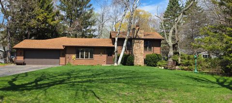 Photo of 2012 Creek Ridge Dr, Caledonia, WI 53402 (MLS # 1958469)