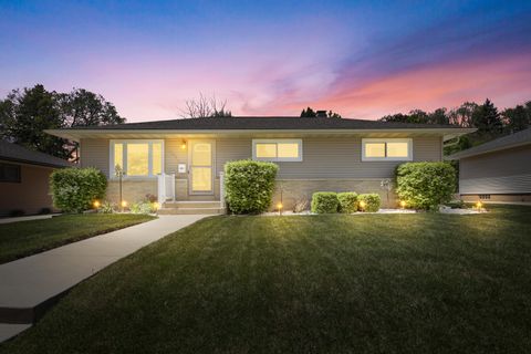 Photo of 6021 S Kirkwood Ave, Cudahy, WI 53110 (MLS # 1962721)