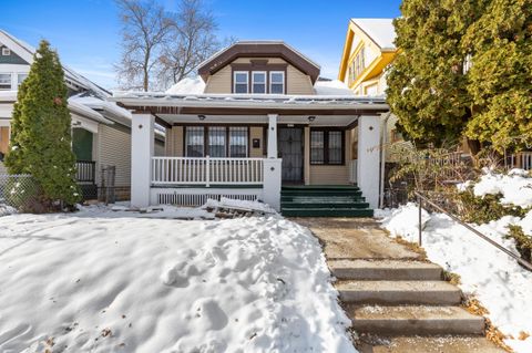 Photo of 2929 N 25th St, Milwaukee, WI 53206 (MLS # 1944868)