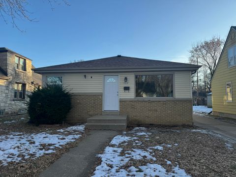 Photo of 5474 N 56th St, Milwaukee, WI 53218 (MLS # 1945712)