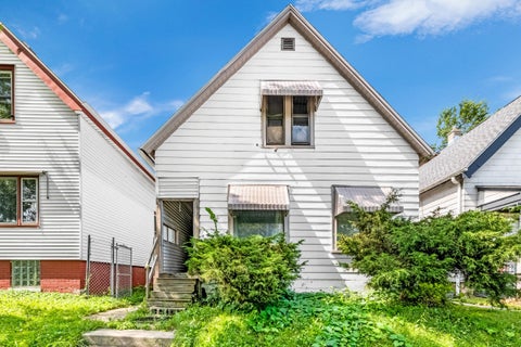 Photo of 3531 N 8th St, Milwaukee, WI 53206 (MLS # 1979016)