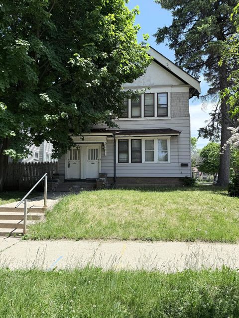 Photo of 2902 N 44th St, Milwaukee, WI 53210 (MLS # 1966024)