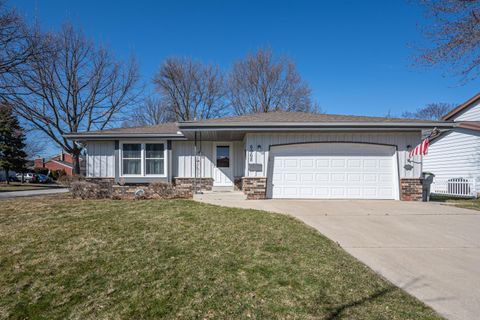 Photo of 6968 W Tesch Ave, Milwaukee, WI 53220 (MLS # 1955311)