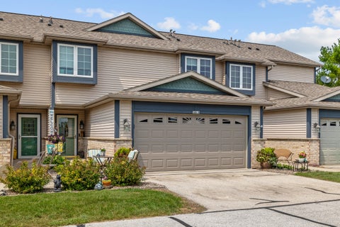 Photo of 525 Bluebill Ln, Sheboygan Falls, WI 53085 (MLS # 1977024)
