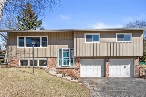 Photo of 818 Elm St, Hartford, WI 53027 (MLS # 1953550)