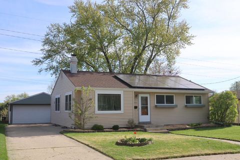 Photo of 1627 Birch Dr, Waukesha, WI 53188 (MLS # 1960468)