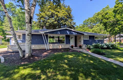 Photo of W57N793 Hawthorne Ave, Cedarburg, WI 53012 (MLS # 1926512)