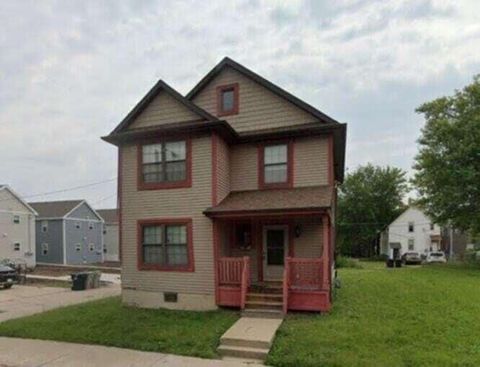 Photo of 2140 N 27th St N, Milwaukee, WI 53208 (MLS # 1940134)