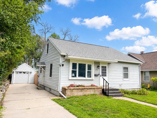 2159 FARNAM ST, LA CROSSE, WI 54601 - Image 4e884b29a9b39c64ee2c33a2b8fbfcb5/1480533836