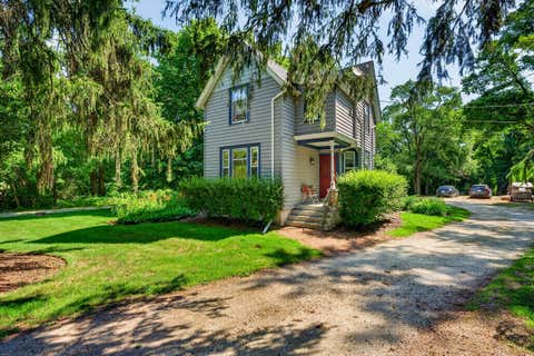 Photo of 10612 N Cedarburg Rd, Mequon, WI 53092 (MLS # 1971519)