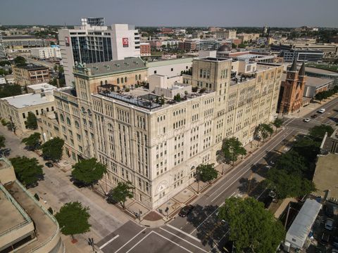 Photo of 270 E Highland Ave, Milwaukee, WI 53202 (MLS # 1931848)