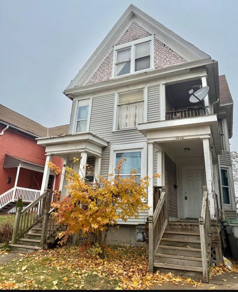 Photo of 2024 W Pierce St, Milwaukee, WI 53204 (MLS # 1956513)