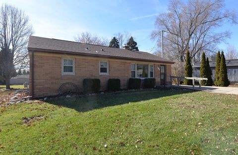 Photo of 2613 Indian Trl, Caledonia, WI 53402 (MLS # 1950945)